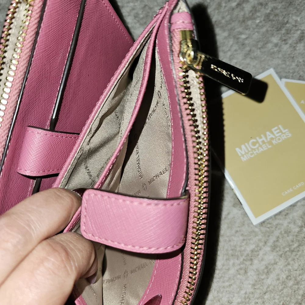 Michael Kors Smartphone Berry Wine Wallet Wristlet - Picture 6 of 8